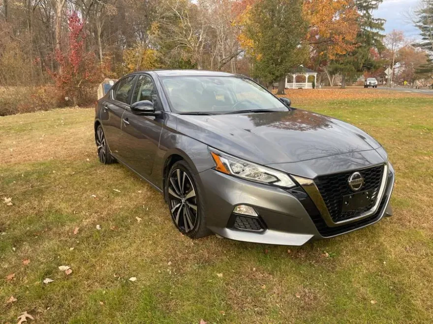 2021 Nissan Altima 2.5 SR photo 1
