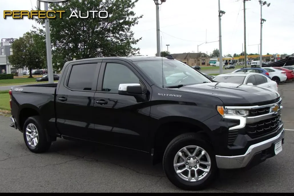 2022 Chevrolet Silverado 1500 photo 1