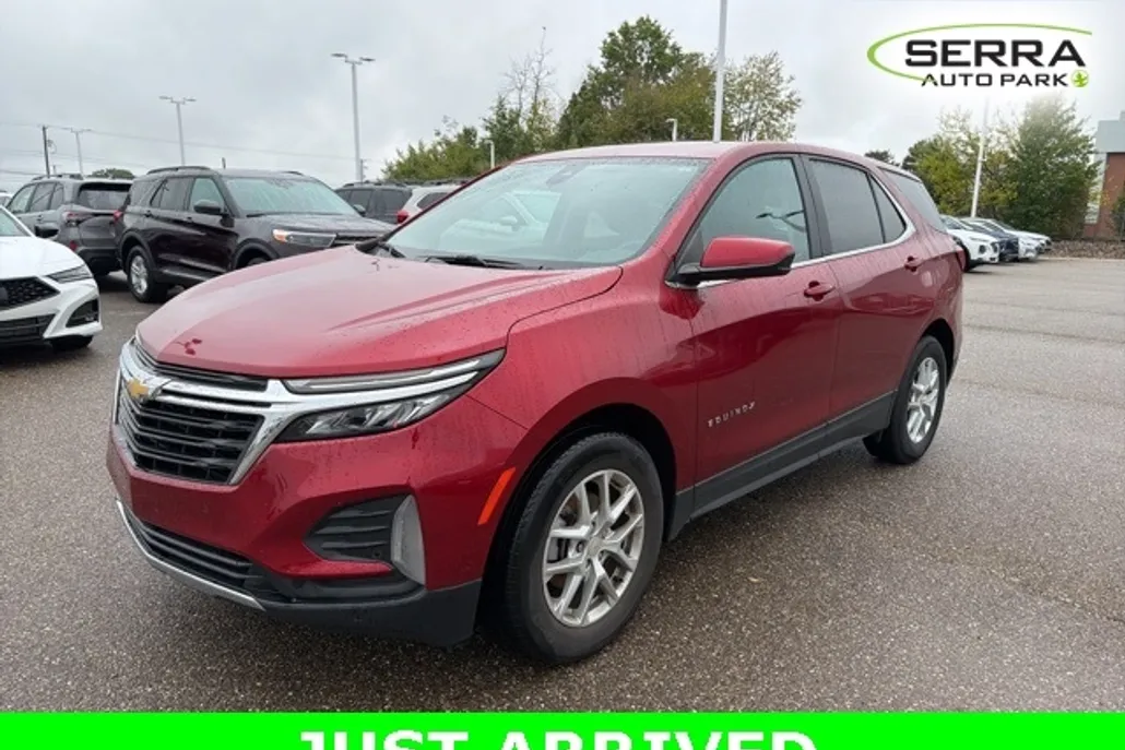 2024 Chevrolet Equinox LT photo 1