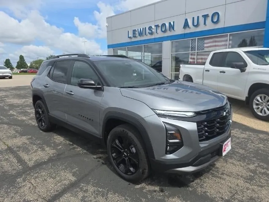 2026 Chevrolet Equinox LT photo 1