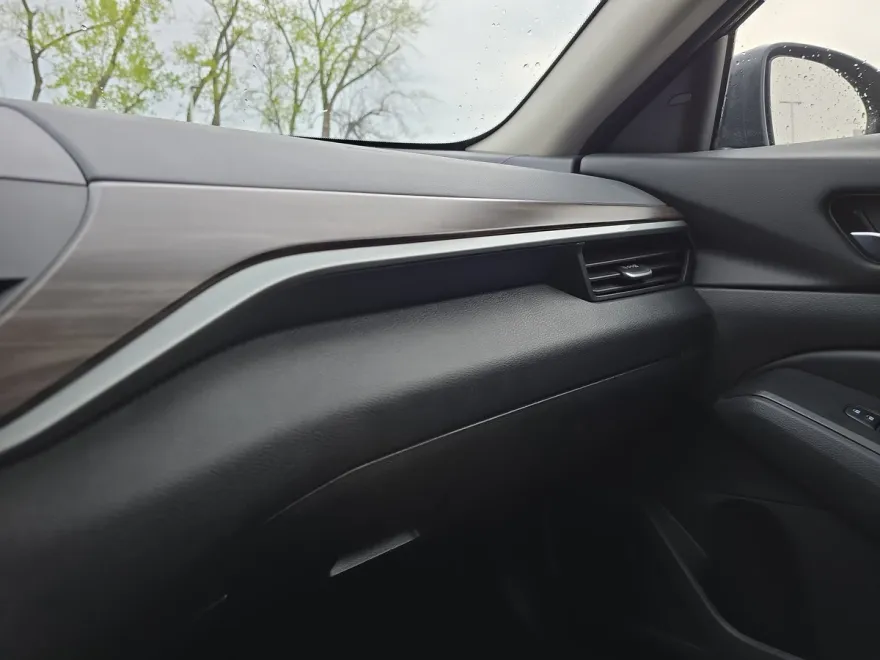 2024 Nissan Altima 2.5 SV photo 1