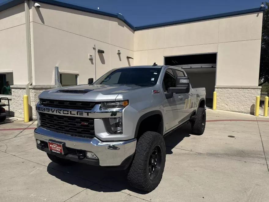 2021 Chevrolet Silverado 2500HD LT photo 1