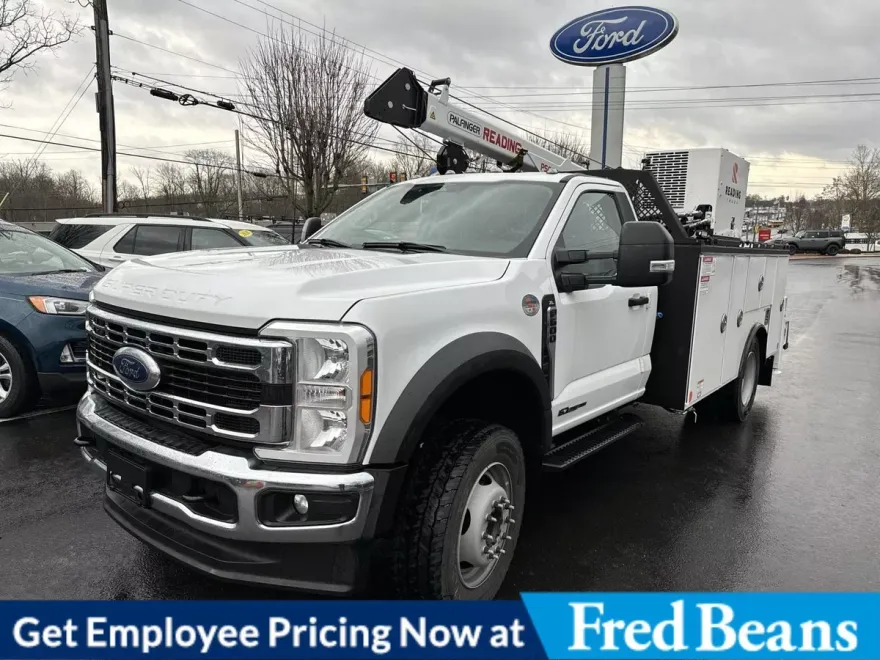 2023 Ford F-600 photo 1