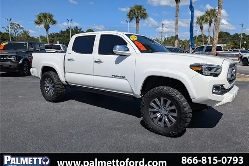 2022 Toyota Tacoma Limited V6 photo 1
