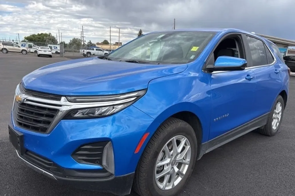 2024 Chevrolet Equinox LT photo 1