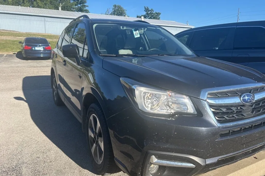 2018 Subaru Forester 2.5i Premium photo 1