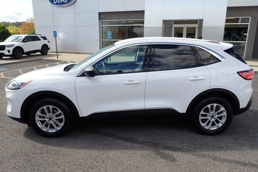 2022 Ford Escape SE photo 1
