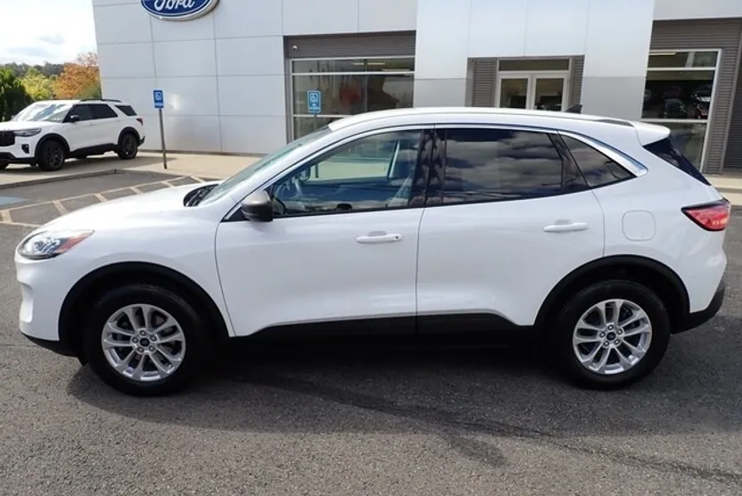 2022 Ford Escape SE photo 1