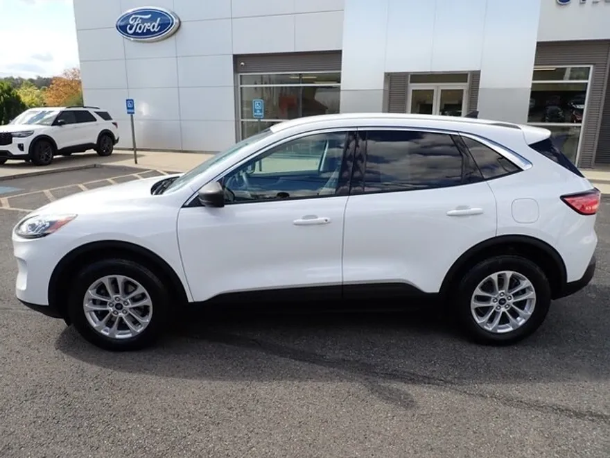 2022 Ford Escape SE photo 1