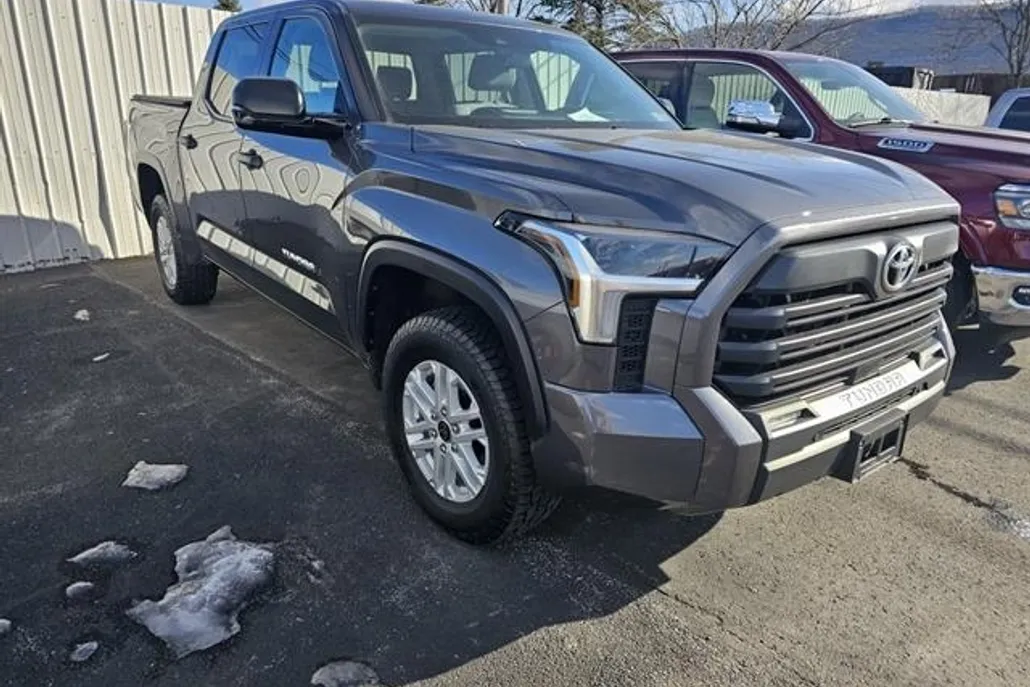 2024 Toyota Tundra SR5 photo 1