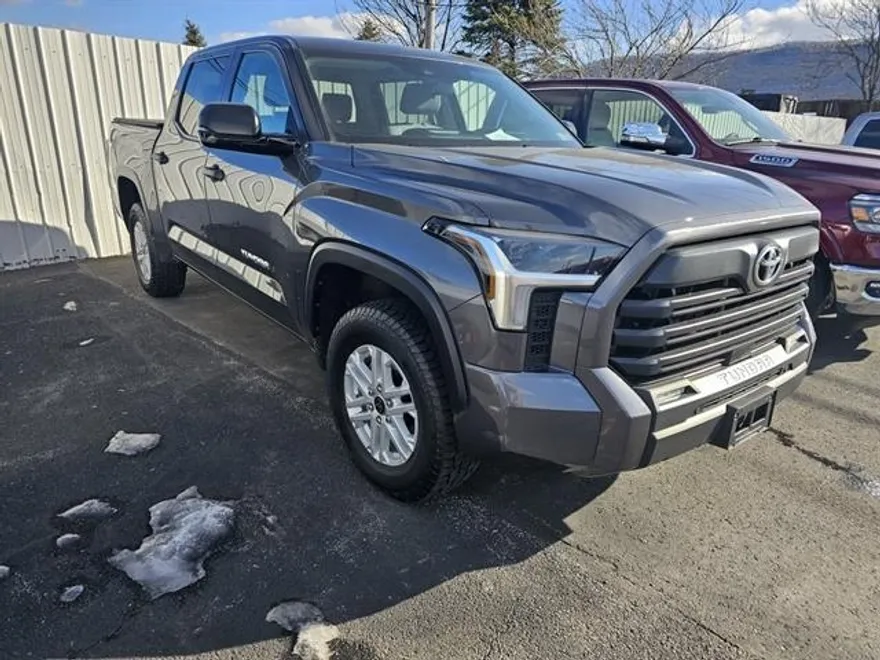 2024 Toyota Tundra SR5 photo 1