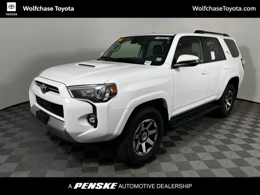 2024 Toyota 4Runner TRD Off-Road Premium photo 1