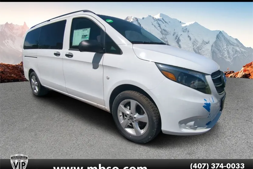 2023 Mercedes Benz Metris Passenger photo 1