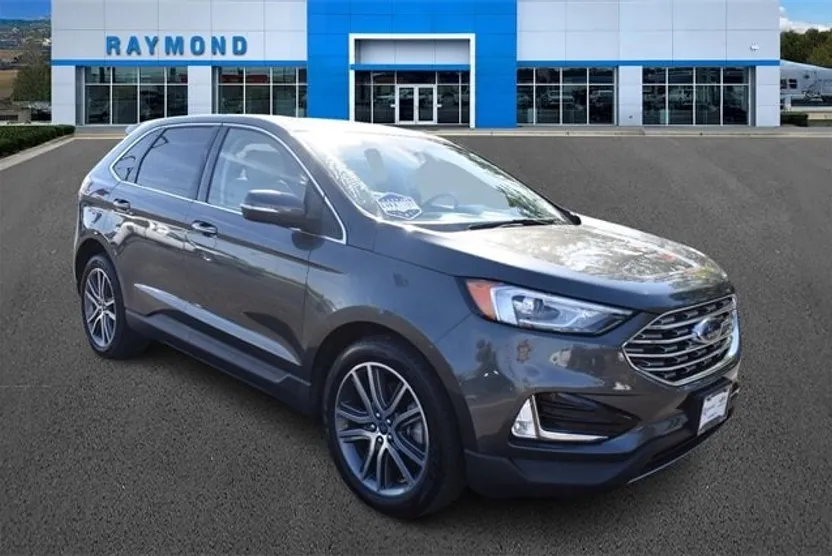 2019 Ford Edge Titanium photo 1