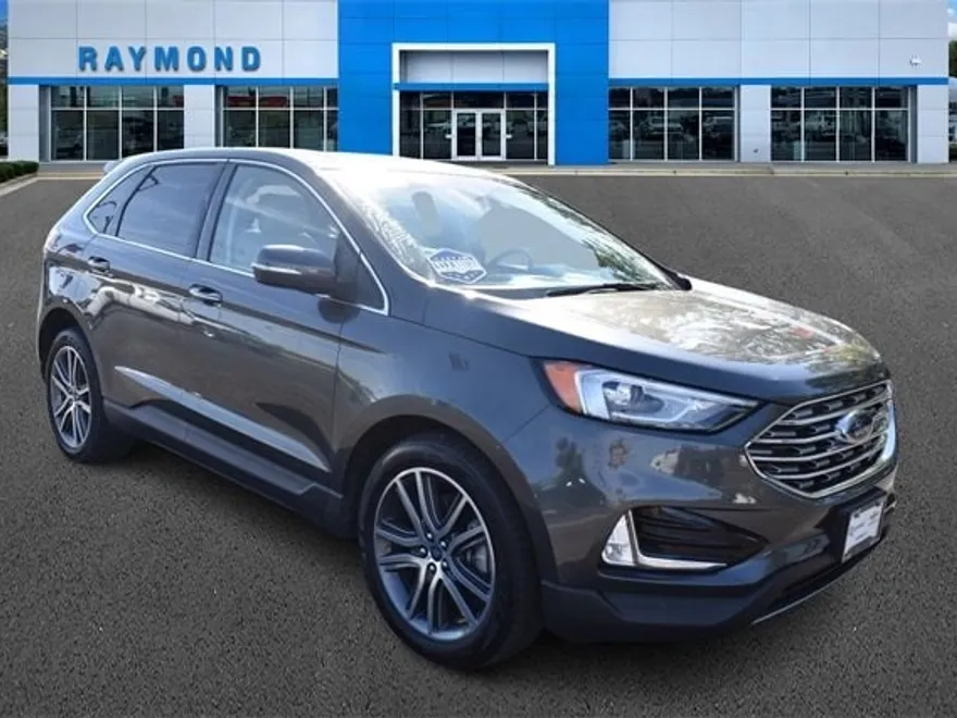2019 Ford Edge Titanium photo 1