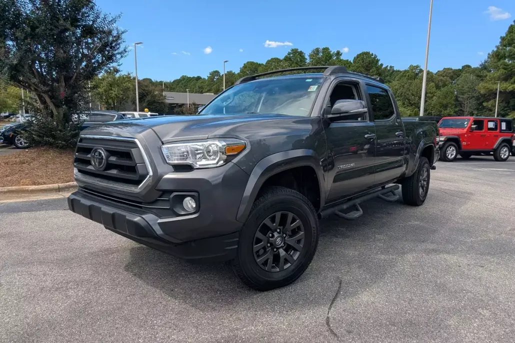 2022 Toyota Tacoma SR5 Double Cab V6 photo 1
