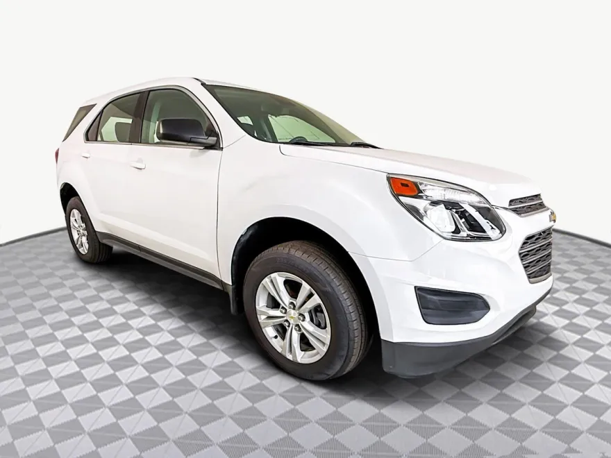 2017 Chevrolet Equinox LS photo 1