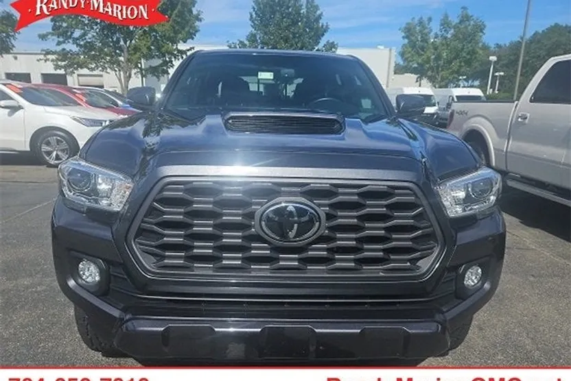 2020 Toyota Tacoma 4x4 SR5 photo 1
