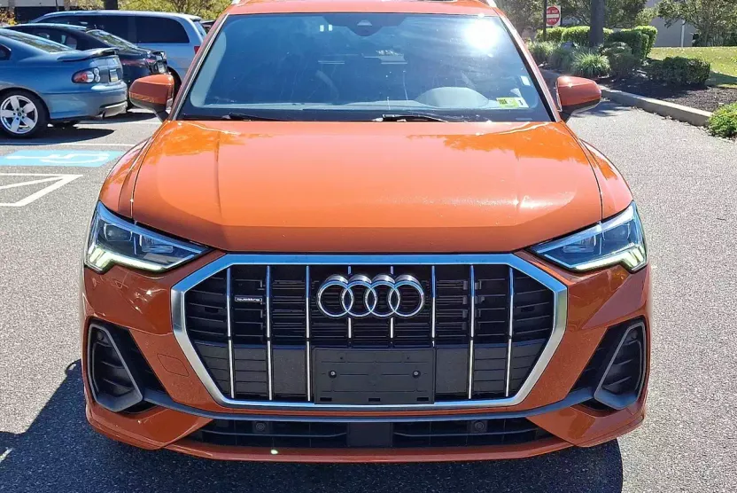 2024 Audi Q3 45 TFSI S line Premium photo 1
