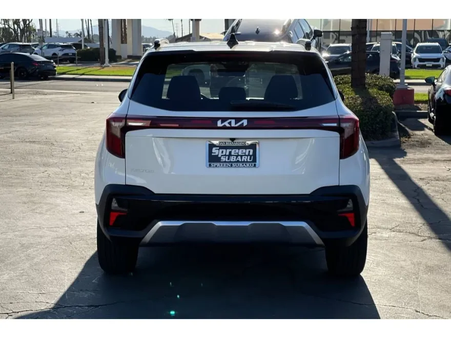 2025 Kia Seltos S photo 1