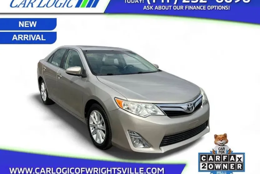 2014 Toyota Camry XLE photo 1