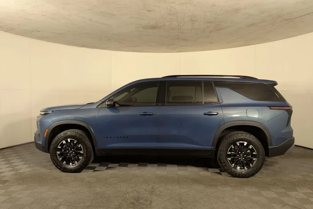 2024 Chevrolet Traverse Z71 photo 1