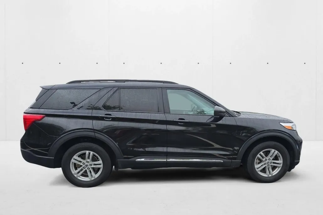 2024 Ford Explorer XLT photo 1
