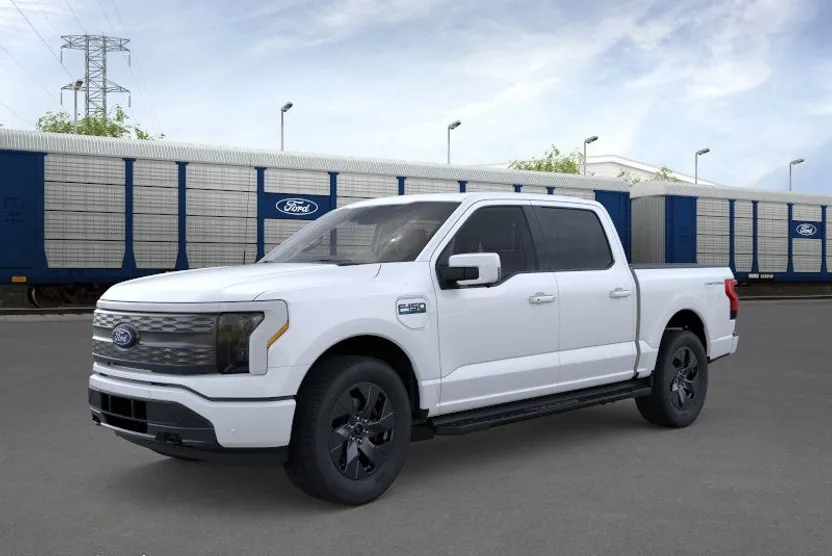 2025 Ford F-150 Lightning Lariat photo 1