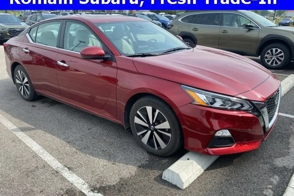 2021 Nissan Altima SV photo 1