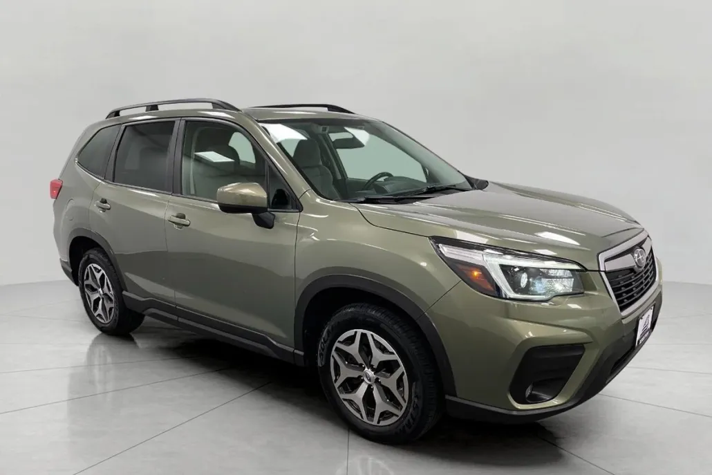 2021 Subaru Forester Premium photo 1
