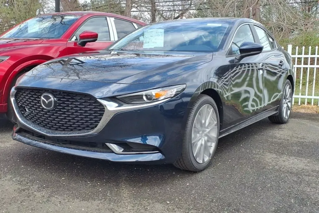 2025 Mazda Mazda3 Sedan 2.5 s Preferred photo 1