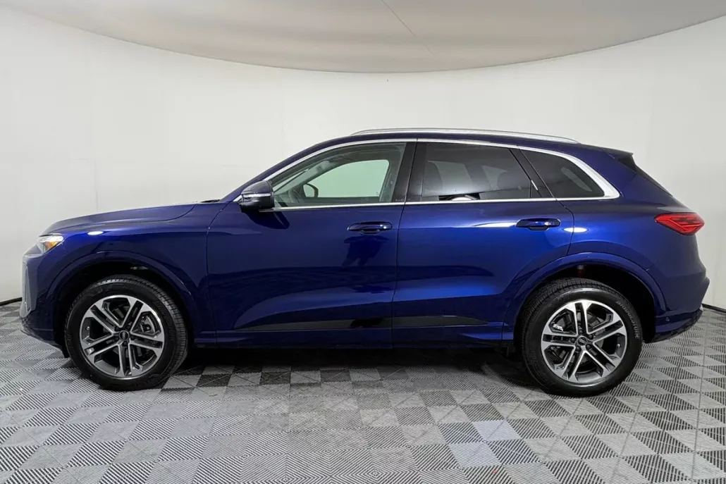 2025 Audi Q5 2.0T Premium Plus photo 1
