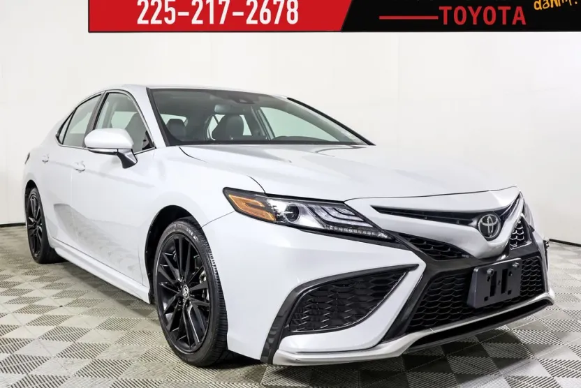 2023 Toyota Camry XSE photo 1
