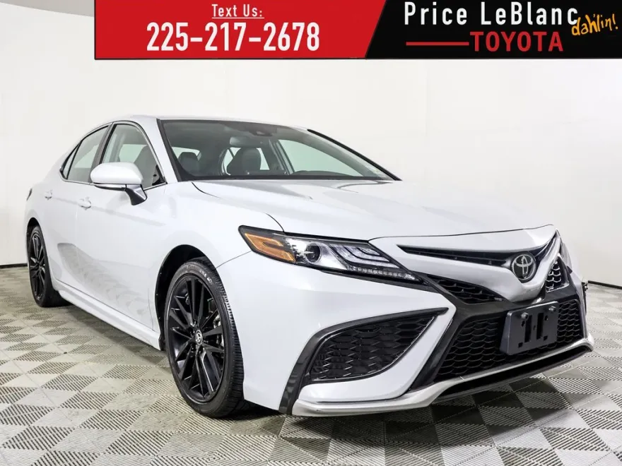 2023 Toyota Camry XSE photo 1