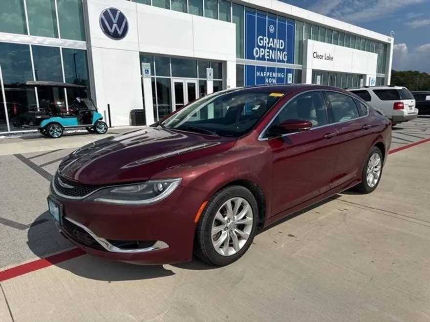 2015 Chrysler 200 C photo 1