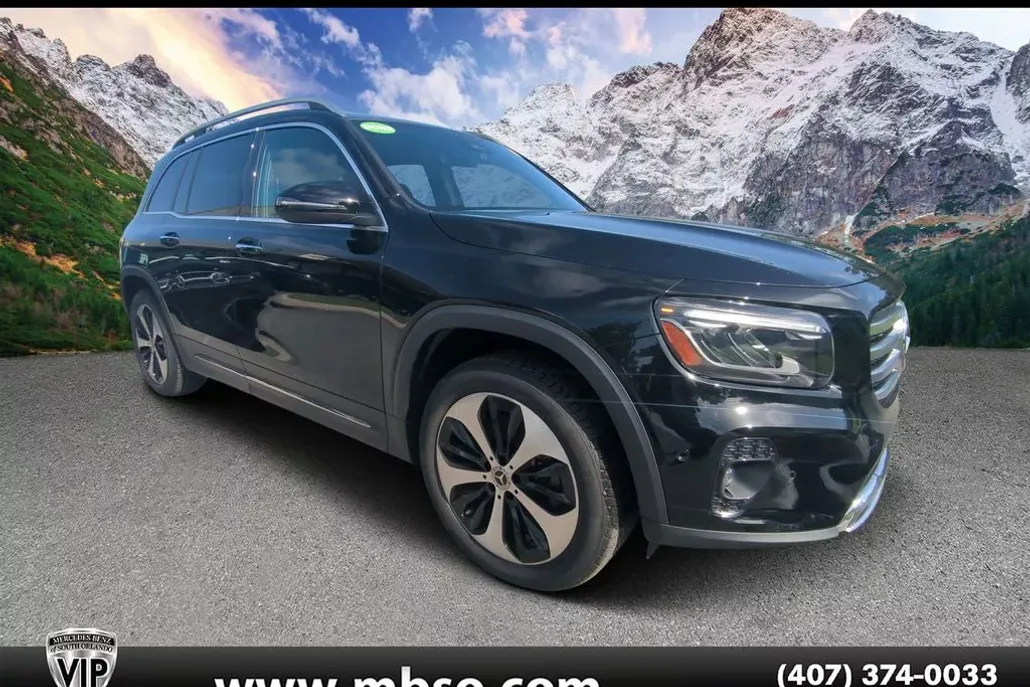 2024 Mercedes Benz GLB 4MATIC photo 1