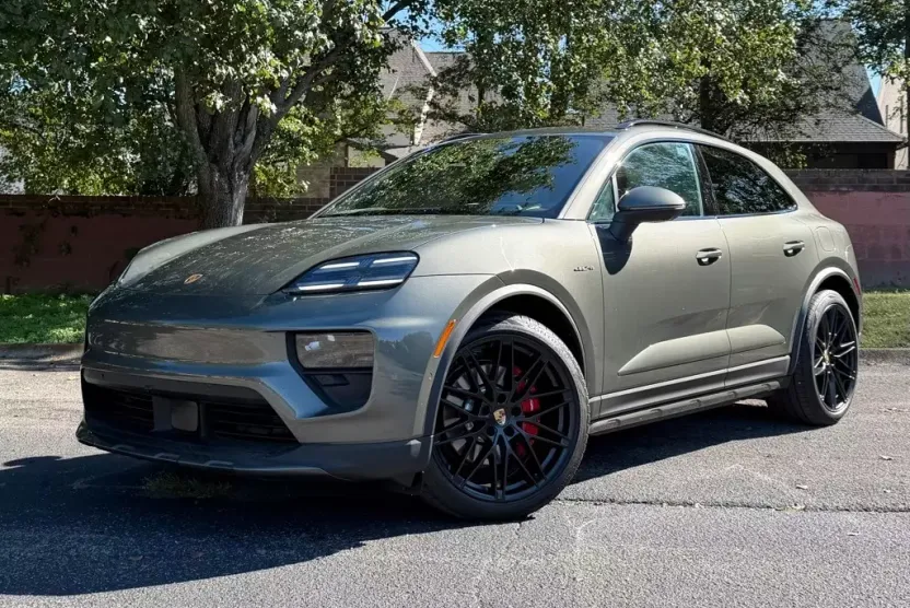 2025 Porsche Macan Electric photo 1