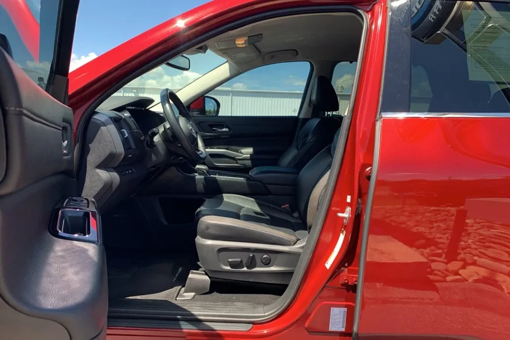 2022 Nissan Pathfinder SL photo 1