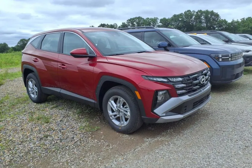 2025 Hyundai Tucson SE photo 1
