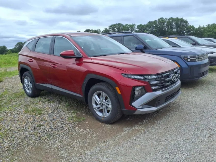 2025 Hyundai Tucson SE photo 1