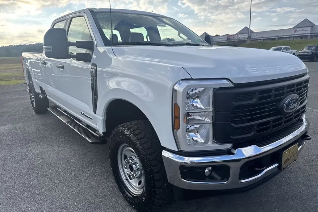 2026 Ford F-350 photo 1