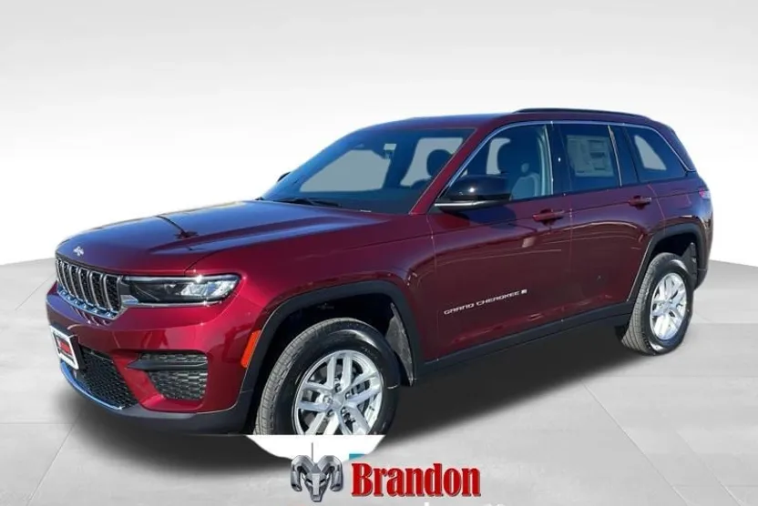 2025 Jeep Grand Cherokee Laredo photo 1