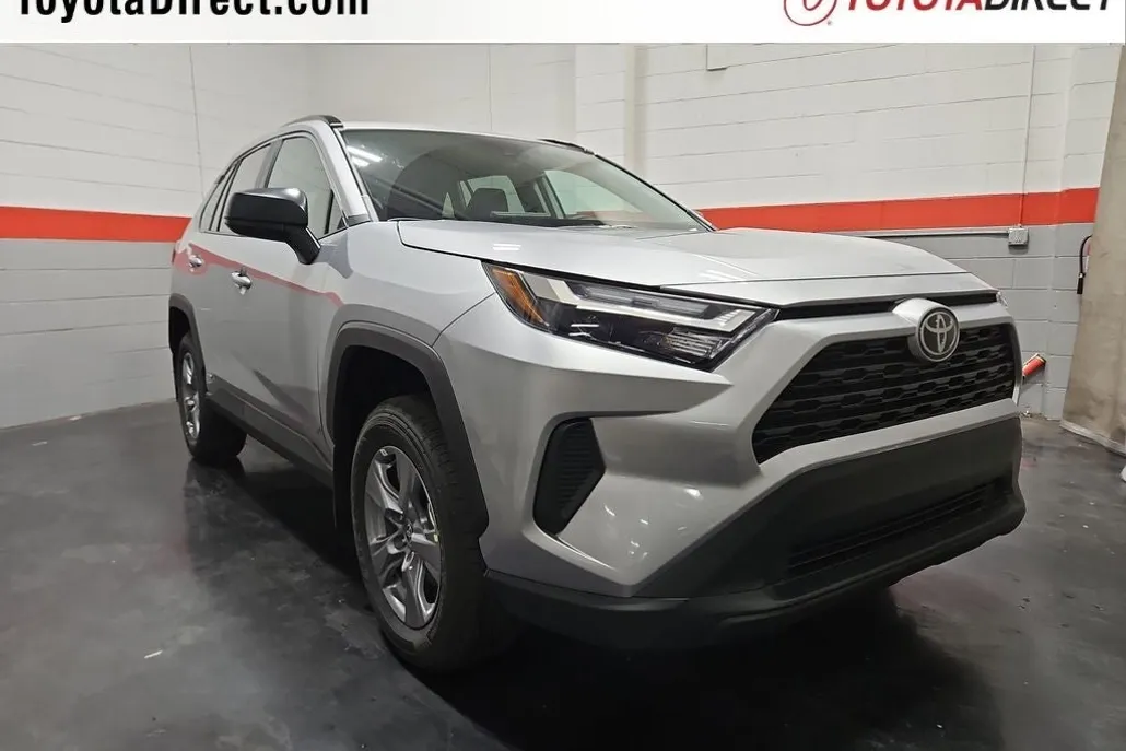 2025 Toyota RAV4 Hybrid LE photo 1