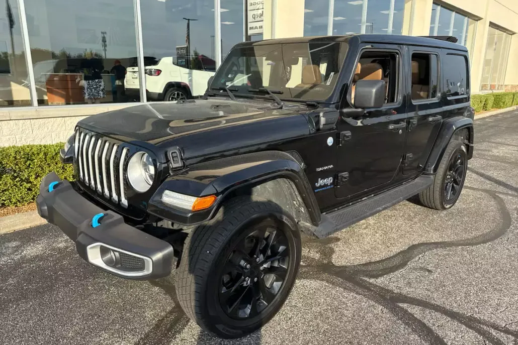 2023 Jeep Wrangler Sahara 4xe photo 1