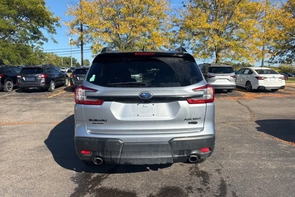 2024 Subaru Ascent Onyx Edition photo 1