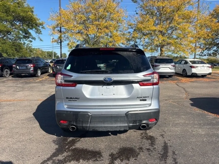 2024 Subaru Ascent Onyx Edition photo 1
