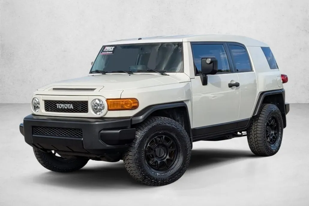 2010 Toyota FJ Cruiser Base photo 1