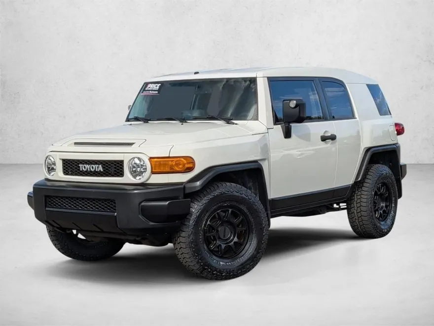 2010 Toyota FJ Cruiser Base photo 1
