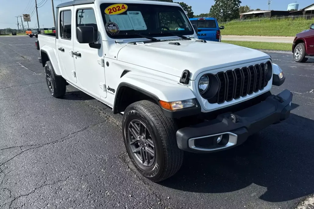2024 Jeep Gladiator Sport S photo 1