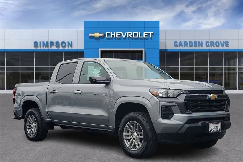 2025 Chevrolet Colorado Work Truck LT photo 1